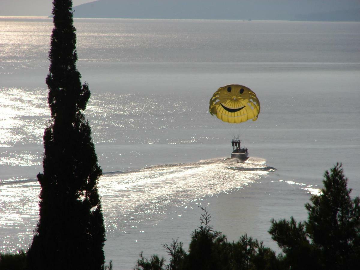 Apartamento App 2+2 Nizic Makarska Exterior foto