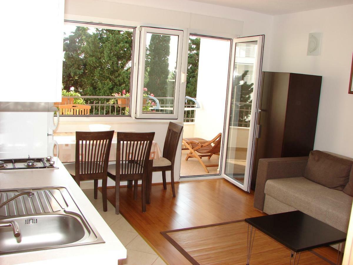 Apartamento App 2+2 Nizic Makarska Exterior foto