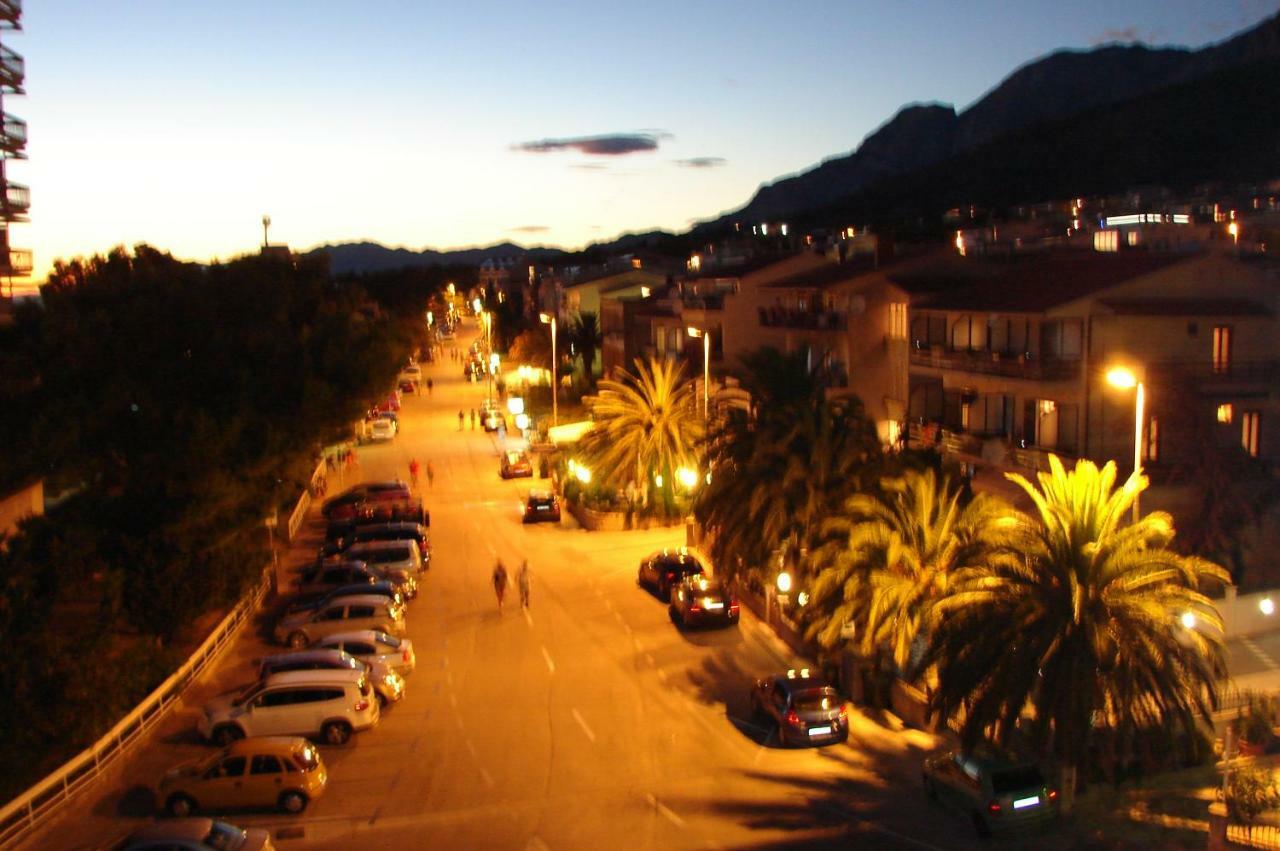 Apartamento App 2+2 Nizic Makarska Exterior foto